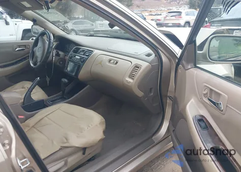 2000 Honda Accord 3.0 Ex from USA, damaged, VIN 1HGCG1658YA100078